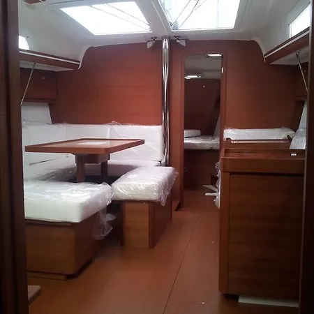 Bateau-hôtel Aura Charter Canneto (Lipari)